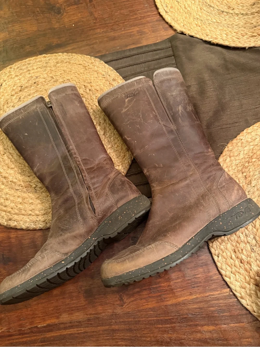 TEVA Women's Capistrano Brown Leather Waterproof Tall Boots Size 7 1003013